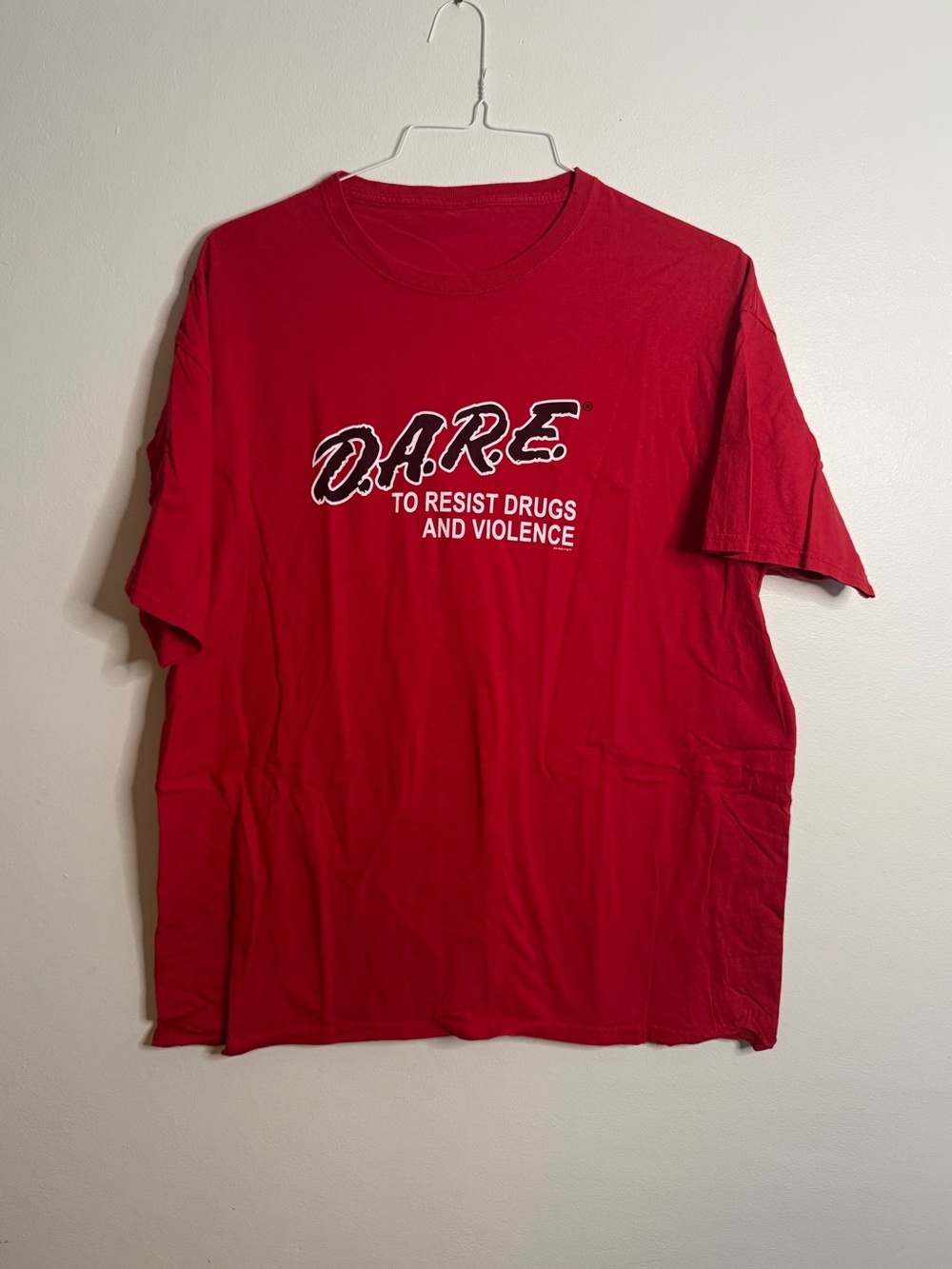 Vintage Y2K D.A.R.E Tshirt (XL)